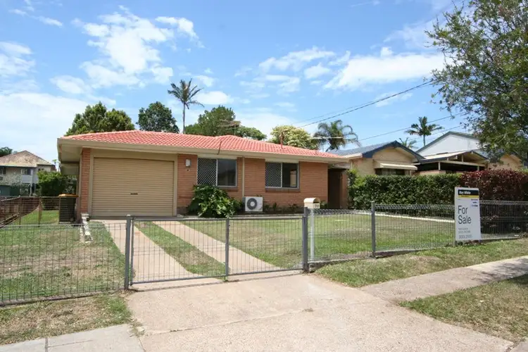 70 Cranleigh Street, Wynnum West QLD 4178