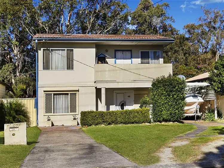 48 Kingsford Smith Drive, Berkeley Vale NSW 2261