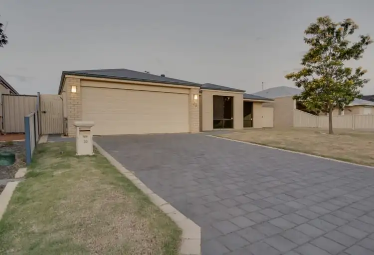33 Phar Lap Road, Wattle Grove WA 6107