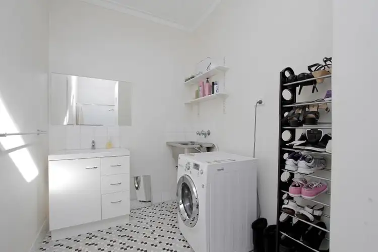 Sixth view of Homely unit listing, 1/307 Wharf Street, Queens Park WA 6107