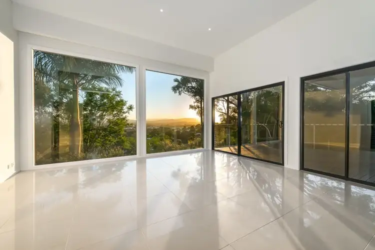 18 Maralinga Drive, Ashmore QLD 4214