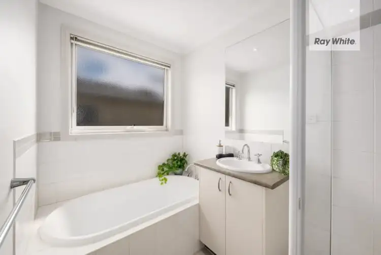 Fifth view of Homely house listing, 4 Hummingbird Place, South Morang VIC 3752