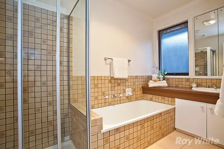 Sixth view of Homely house listing, 2 Maitland Close, Mulgrave VIC 3170