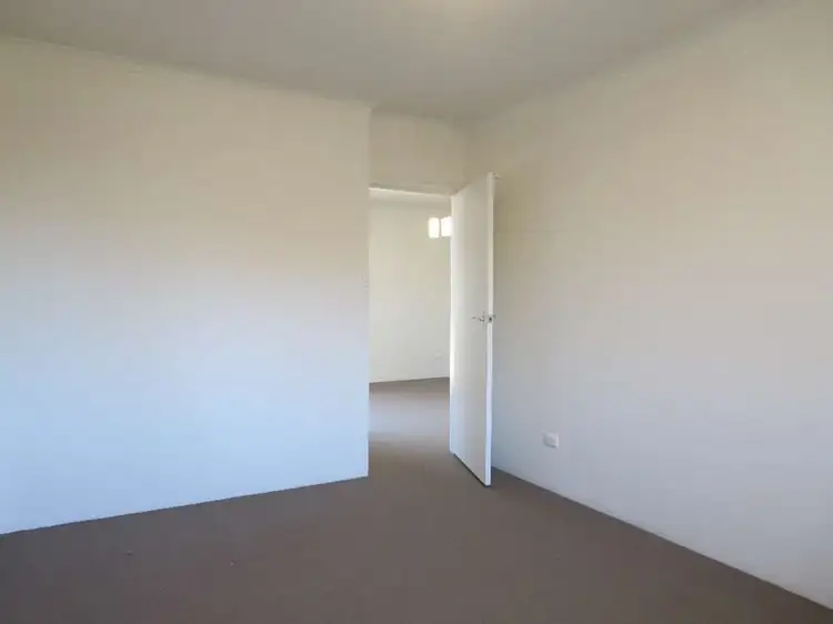 Fifth view of Homely unit listing, 2/311 Moore Street, Lavington NSW 2641