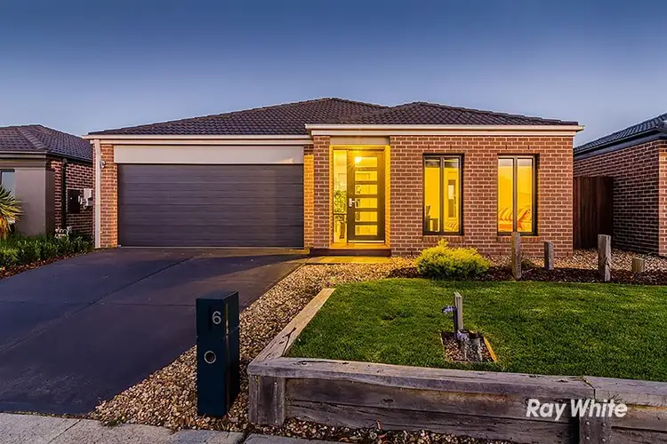 6 Dusky Bells Drive, Cranbourne West VIC 3977