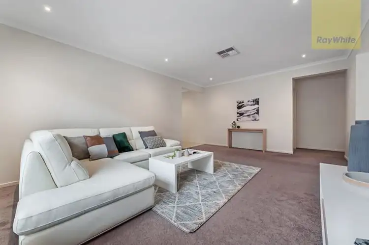Seventh view of Homely house listing, 8 Lion Chase, Craigieburn VIC 3064