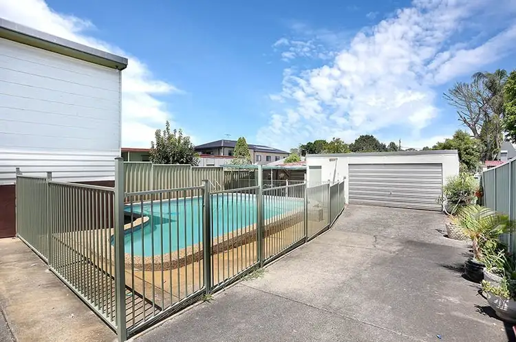9 Matthews Street, Carramar NSW 2163