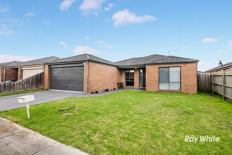 11 Karwarren Way, Cranbourne West VIC 3977