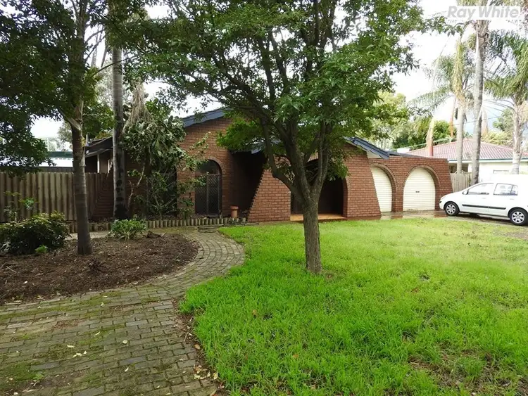24 Delamere Way, Camillo WA 6111
