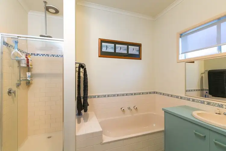 Fifth view of Homely house listing, 11 Pauline Court, Kangaroo Flat VIC 3555