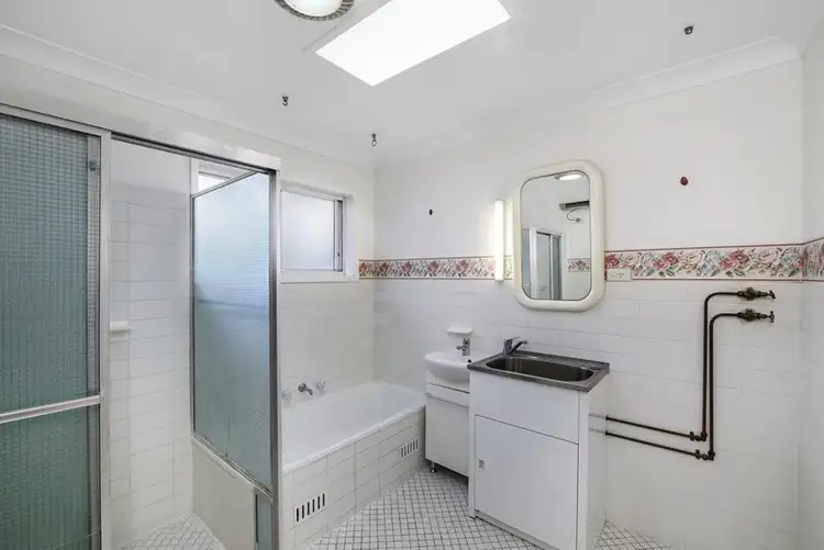 Sixth view of Homely house listing, 212 Lakedge Avenue, Berkeley Vale NSW 2261