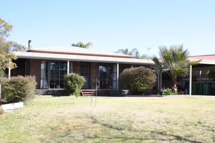 16 Carson Drive, Corowa NSW 2646