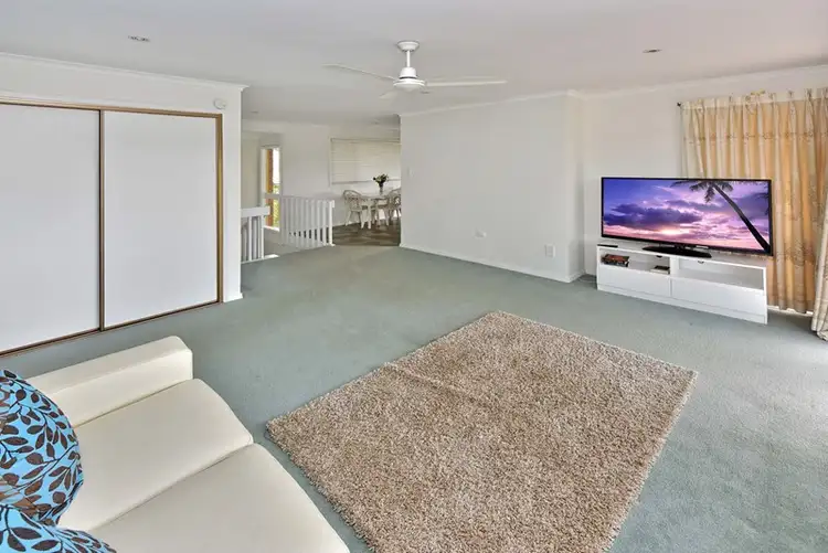 Third view of Homely house listing, 5 Mary Close, Saratoga NSW 2251