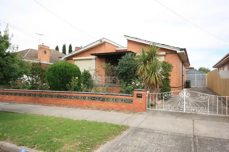3 Ivanhoe Avenue, St Albans VIC 3021