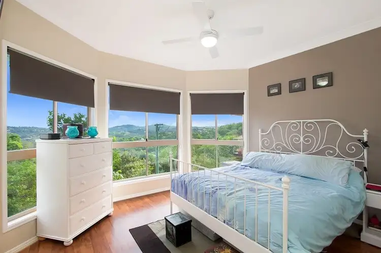 32 Broadwater Esplanade, Bilambil Heights NSW 2486