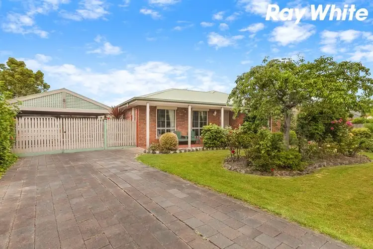 7 Deed Drive, Pakenham VIC 3810