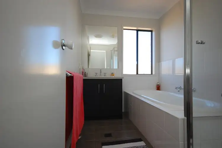 Sixth view of Homely house listing, 8 Alex Court, Griffith NSW 2680