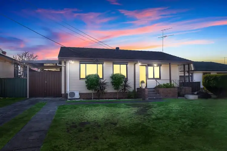 15 Wendouree Street, Busby NSW 2168