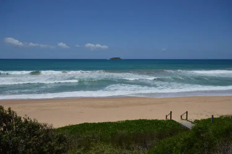 11A San Simeon Circuit, Sapphire Beach NSW 2450