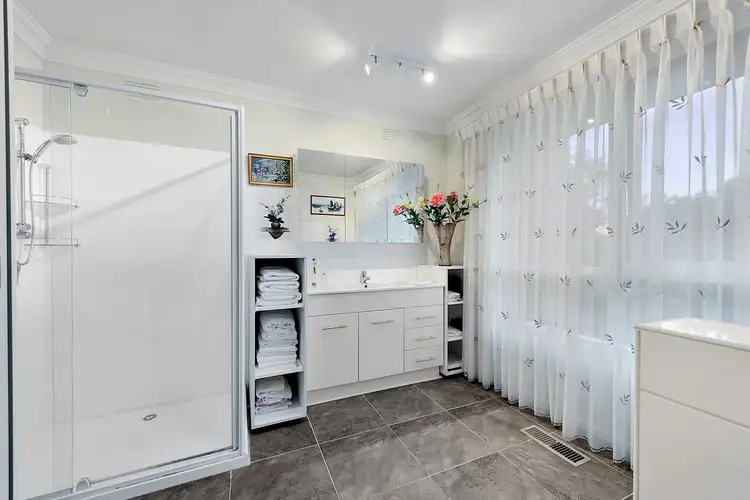 Seventh view of Homely house listing, 10 DUMOSA Avenue, Croydon VIC 3136