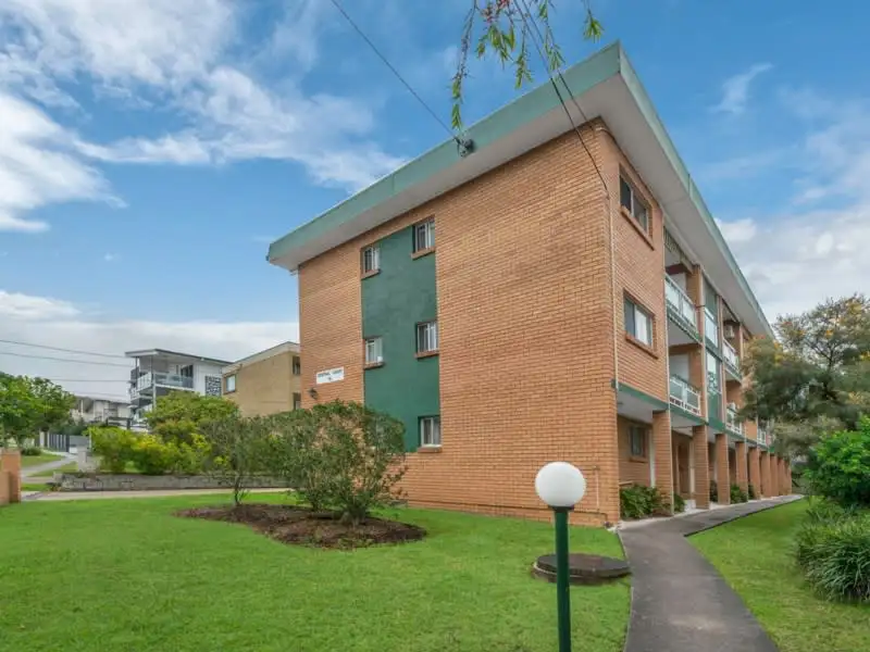 Main view of Homely unit listing, 8/76 Kitchener Street, Coorparoo QLD 4151