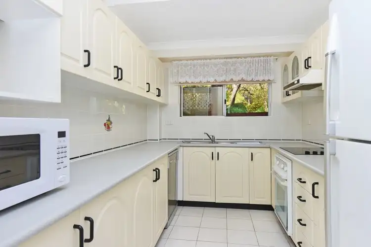 Second view of Homely unit listing, 4/1-5 Linda Street, Hornsby NSW 2077