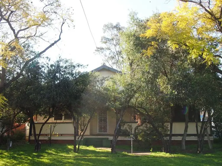 2 Elizabeth Street, Parkes NSW 2870