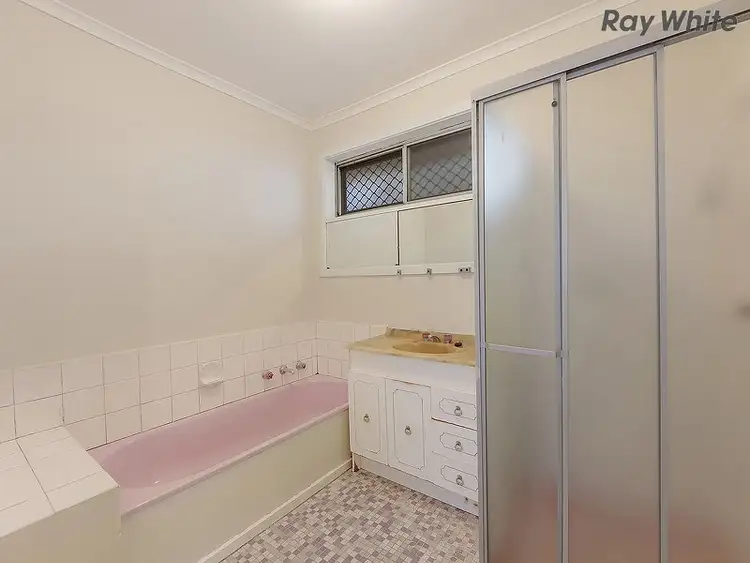 Fourth view of Homely house listing, 17 Stradbroke Drive, St Albans VIC 3021