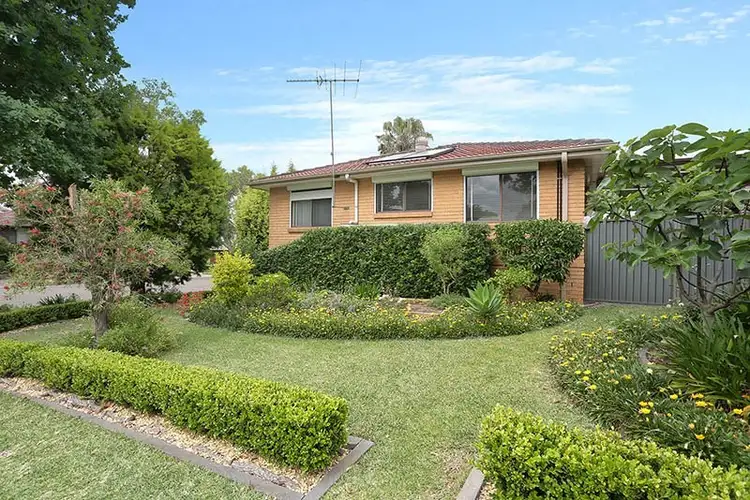 33 Corio Road, Prairiewood NSW 2176