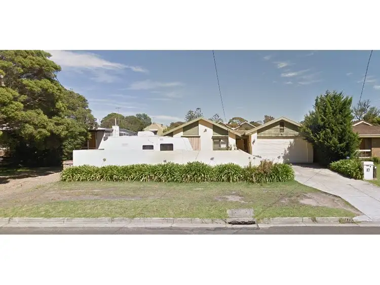17 Dava Drive, Mornington VIC 3931