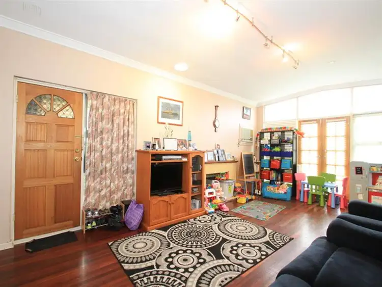 Second view of Homely house listing, 5 Milton Place, Orelia WA 6167