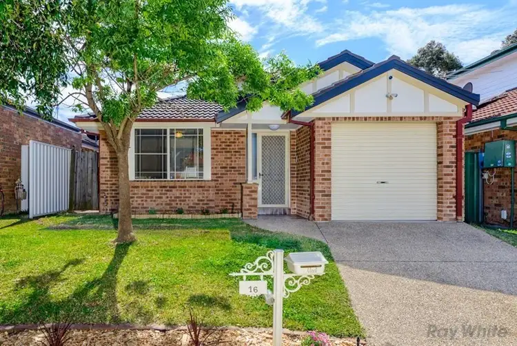 16 Glengyle Court, Wattle Grove NSW 2173