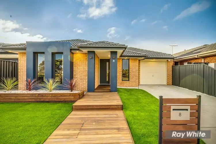 8 JAMES COOK Drive, Truganina VIC 3029