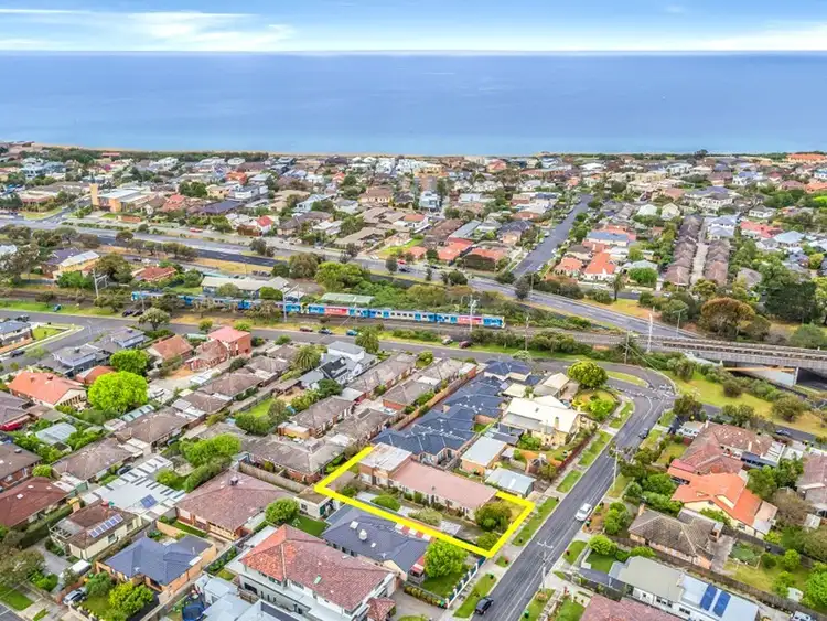 Fifth view of Homely house listing, 2 Ashmore Avenue, Mordialloc VIC 3195