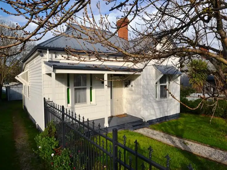 54 Oak Street, Seymour VIC 3660