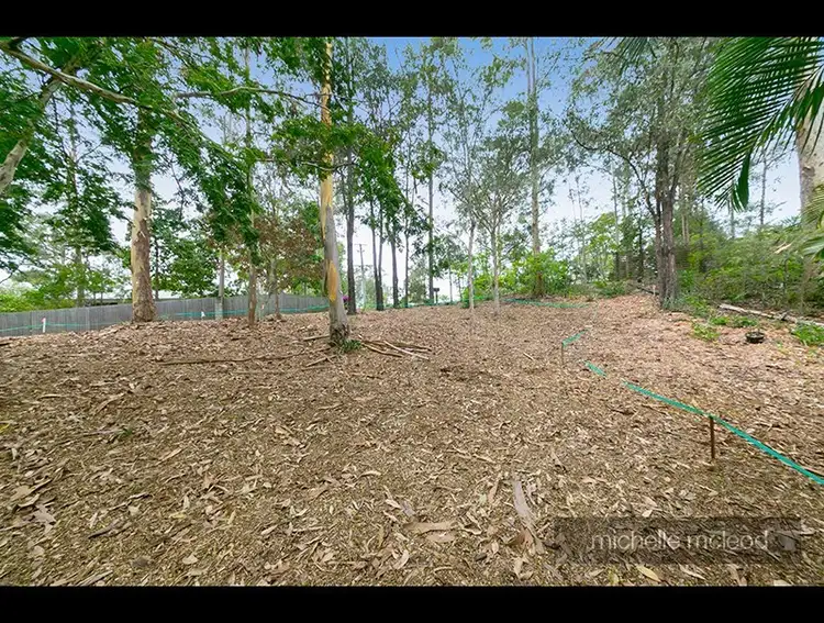 12 Kirkdale Road, Chapel Hill QLD 4069