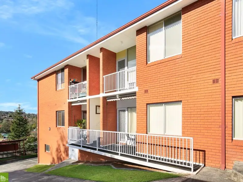 Main view of Homely unit listing, 2/3 Zelang Avenue, Figtree NSW 2525