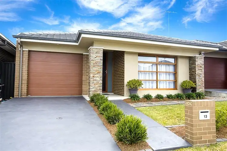 13 Foothills Terrace, Glenmore Park NSW 2745