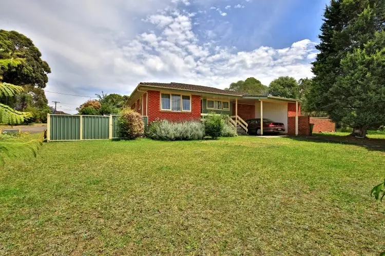 1 Neale Place, Bomaderry NSW 2541