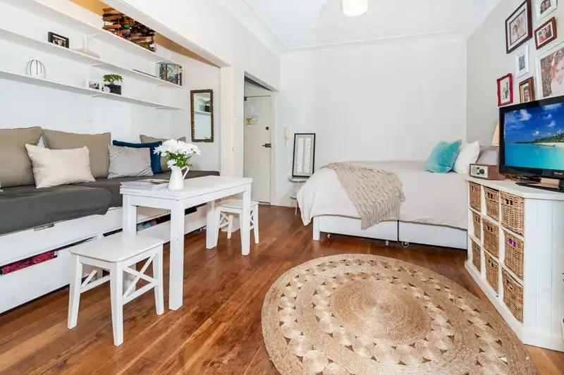 Main view of Homely studio listing, 5/39 Roslyn Street, Elizabeth Bay NSW 2011