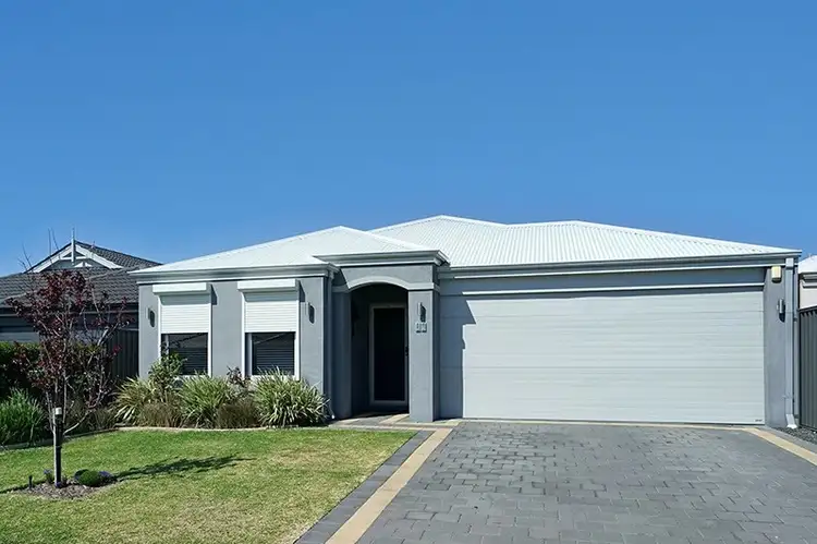 17 Saligna Way, Dayton WA 6055