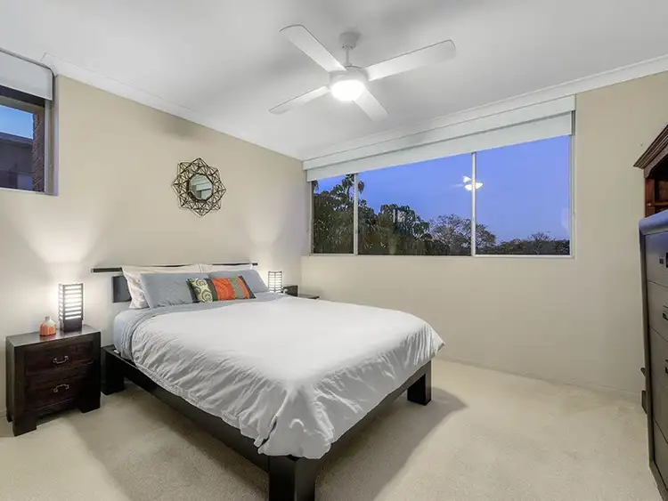 Sixth view of Homely unit listing, 4/12 Hanworth Street, East Brisbane QLD 4169