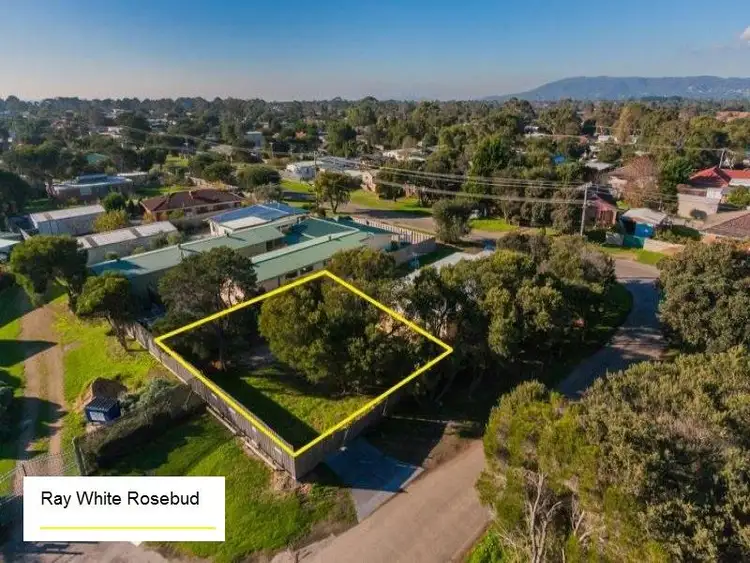 64A Elizabeth Avenue, Rosebud West VIC 3940
