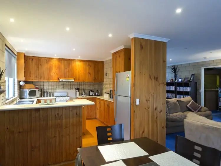 Fourth view of Homely house listing, 5 Bunting Court, Strathdale VIC 3550
