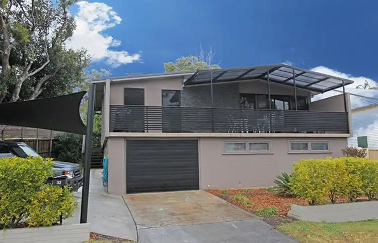32 Orana Street, Green Point NSW 2251