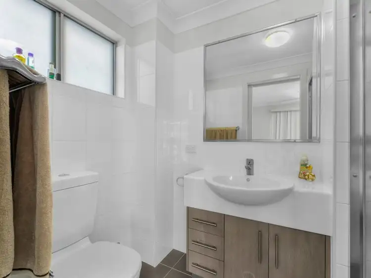 Sixth view of Homely unit listing, 2/15 Rolle Street, Holland Park West QLD 4121