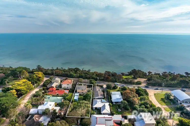 570 Esplanade, Mount Martha VIC 3934