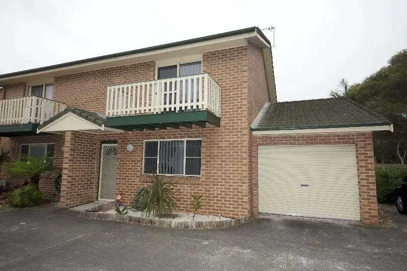 Main view of Homely townhouse listing, 4/18-20 Bateman Avenue, Albion Park Rail NSW 2527