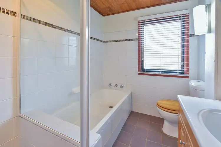 Fourth view of Homely house listing, 5 Stringybark Place, Bradbury NSW 2560