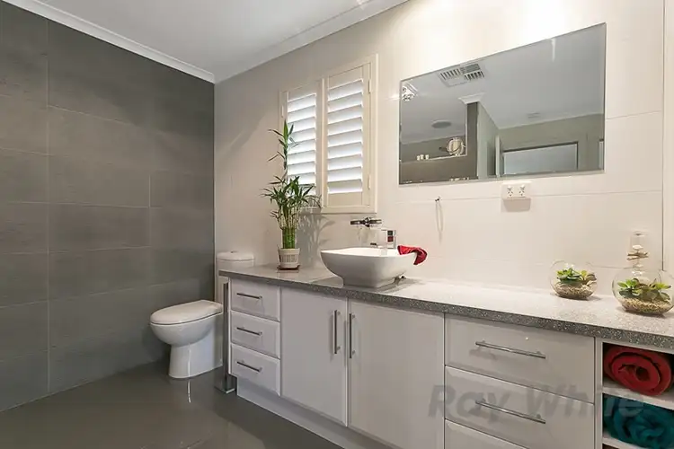 Sixth view of Homely house listing, 2 Eloise Avenue, Hallett Cove SA 5158
